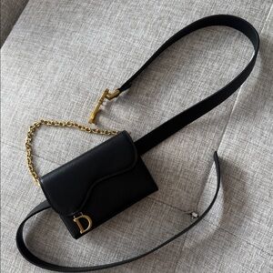Sophisticated Black Crossbody Bag with Gold Chain